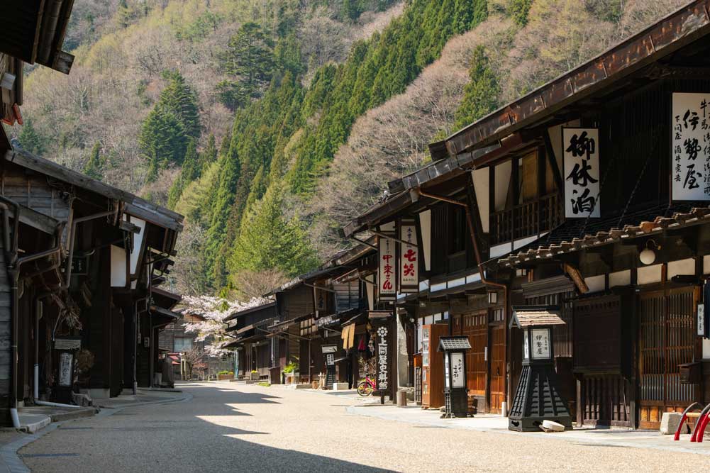 奈良井宿の歴史ある街並み