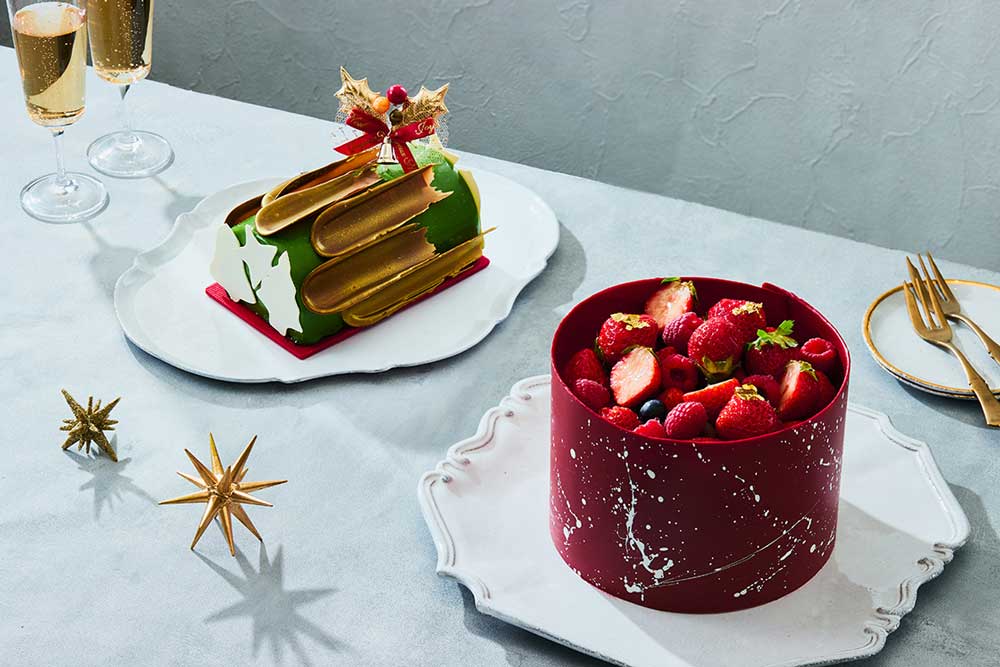 ザ・サウザンド京都のクリスマスケーキ 2022 “T”Noel（左）と “T” Fraise（右）