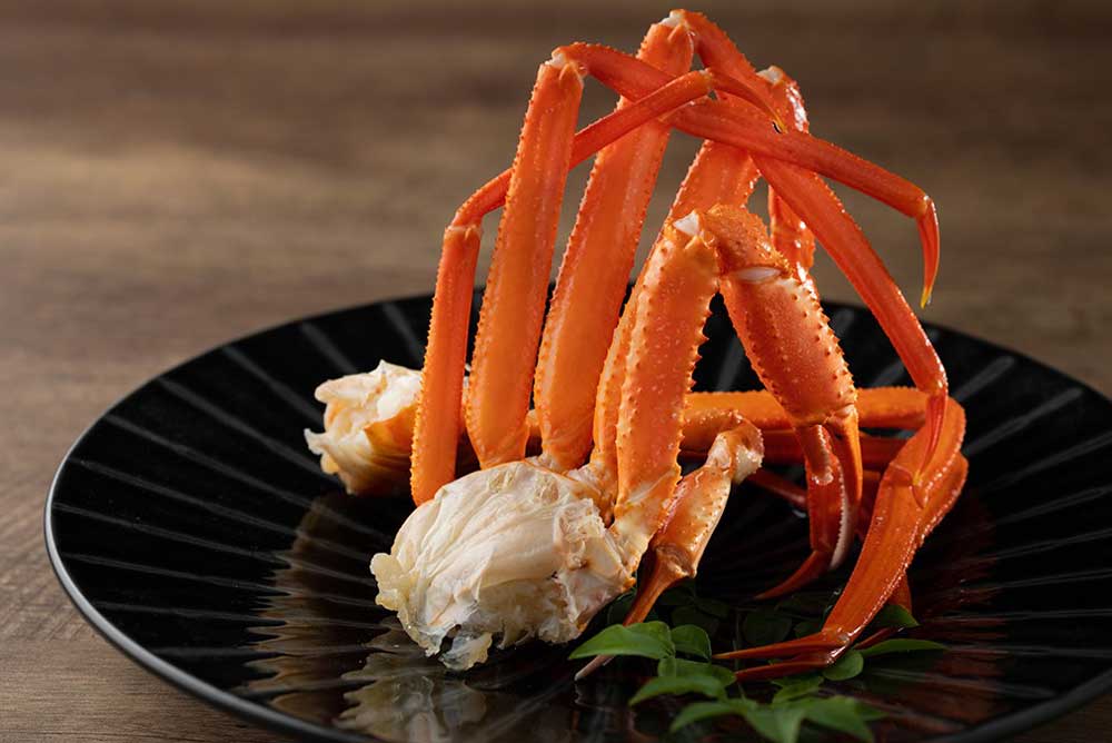 北海道松前産の紅ズワイ蟹は、一人一皿限定で楽しめる