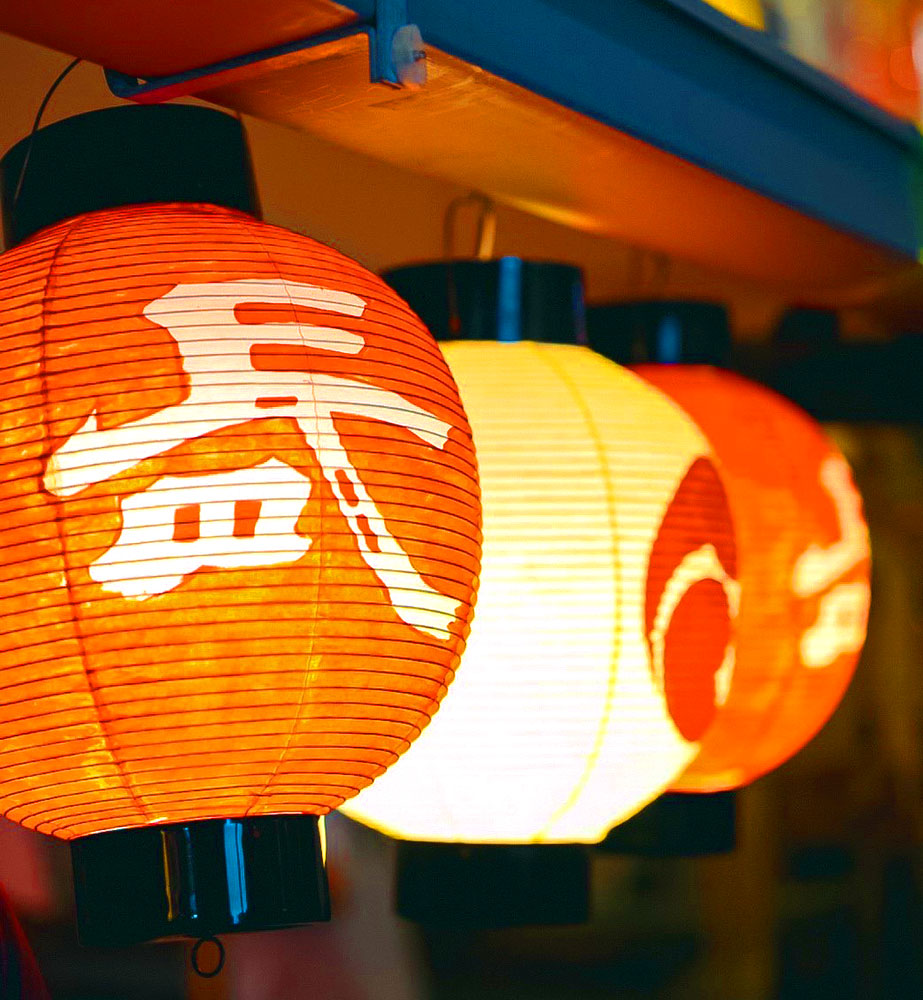 京都という土地柄、伝統行事開催の折にはいつも以上にお客さまが増える。京都三大祭りである「祇園祭り」の際には地の利もあり、鉾巡りの一服として「世界倉庫」を訪れるお客さまも多い