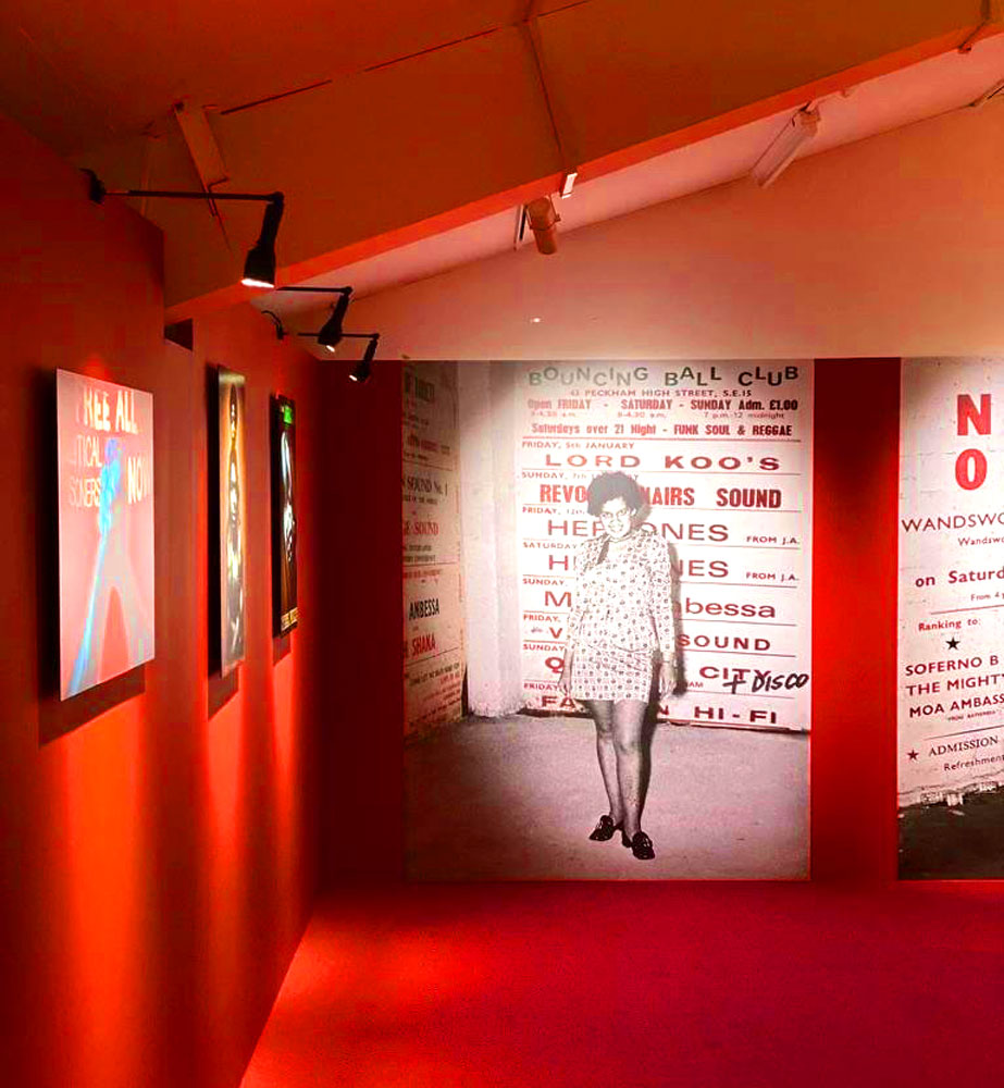 世界の写真家の作品を対象として京都で開催される写真展及びイベントの「KYOTOGRAPHIE 2023」では、ボブ・マーリーとセックス・ピストルズフォトで広く知られるデニス・モリス氏の展示会場として「世界倉庫」が選出された