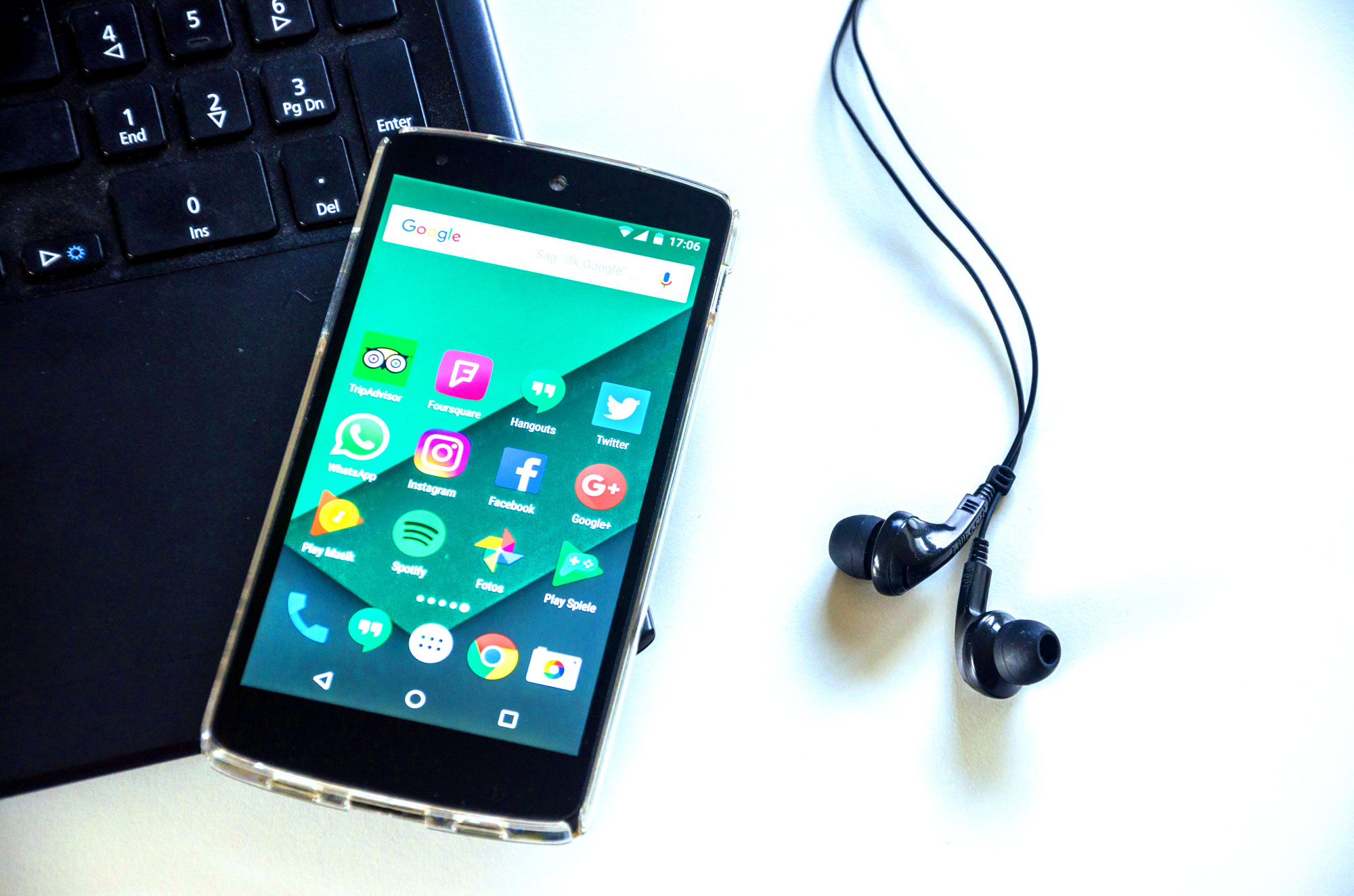 トレンドの多くが音楽やSNSなどスマートフォンのアプリが活用されることで生まれている。スマートフォンの発明がなければ時代の様相は違ったものになっていたかもしれない