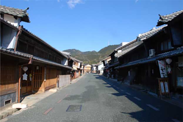 国重要伝統的建造物群保存地区「うだつの上がる町並み」