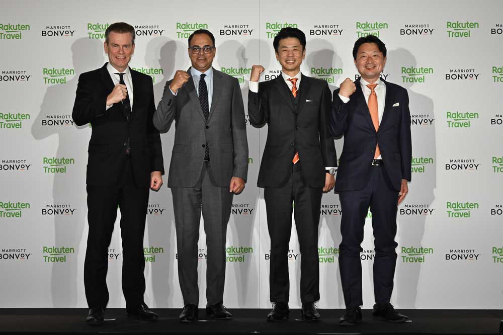 12月 2日に行なわれた記者会見光景
