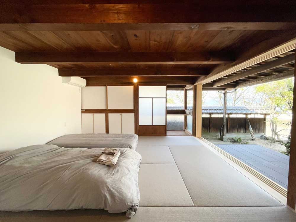 1階は部屋と庭の境目のないつくり
