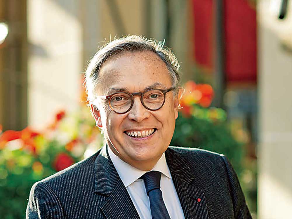 2022年1月28日号　トップインタビュー　ドーチェスター・コレクション  Chief Operating Officer  ホテル・プラザ・アテネ 総支配人  Francois Delahaye 氏 