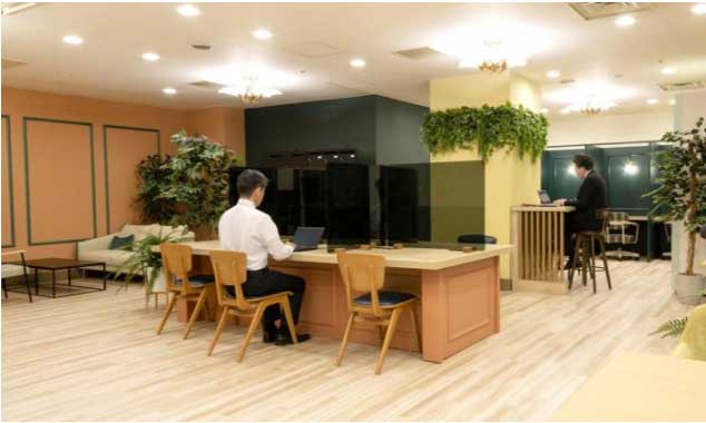 法人会員の入会金は 3300円／回、システム利用料は 2200円／件にて展開