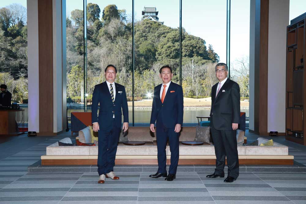 左からホテルインディゴ犬山有楽苑総支配人の柳島司氏、（株）名鉄ホテルホールディングス代表取締役社長の岩瀬 正明氏、IHG・ANA・ホテルズグループジャパン合同会社 最高執行責任者 COOの清田 甚氏
