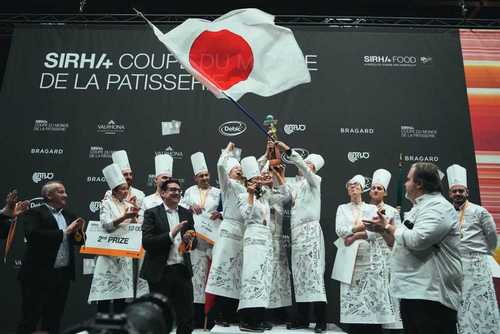 日本チームの優勝は3度目、8大会ぶりの快挙