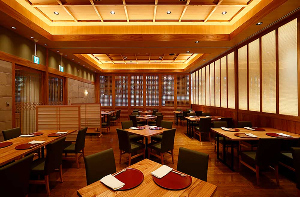 「麹町なだ万 福岡別邸」店内
