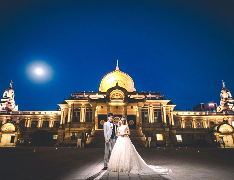 築地本願寺では仏前結婚式も行われている。人気も高く、LGBTQカップルの仏前奉告式も受け付けており、多様性に対する考え方はグローバルスタンダードだ。さらにライフイベントに対する新たな取り組みとして、2020年には〝築地の寺婚“と呼ばれる結婚相談所も開設した