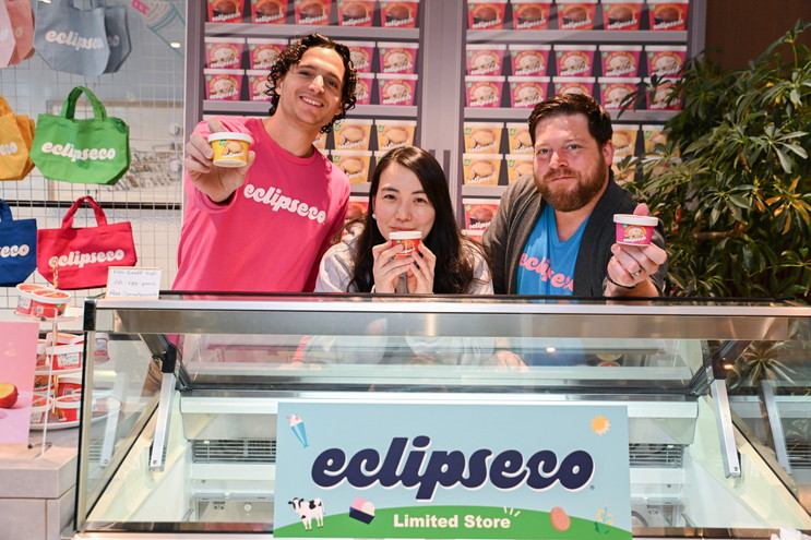 「何事も無駄にしない」というサステナブルな考え⽅がEclipse Foods の品質哲学。エクリプス・フーズ・ジャパンの代表取締役 御宮知⾹織氏(中央)、左がCEOのエイロン・ステインハート氏、CTOのトーマス・ボウマン氏