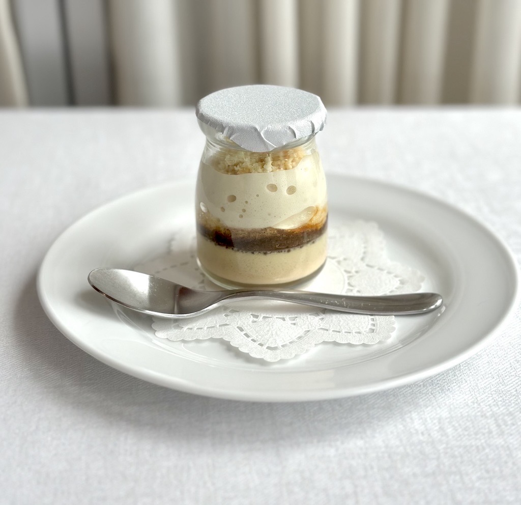 フォアグラのヨーグルト仕立て 鴨のジュのソースと栗のエキューム