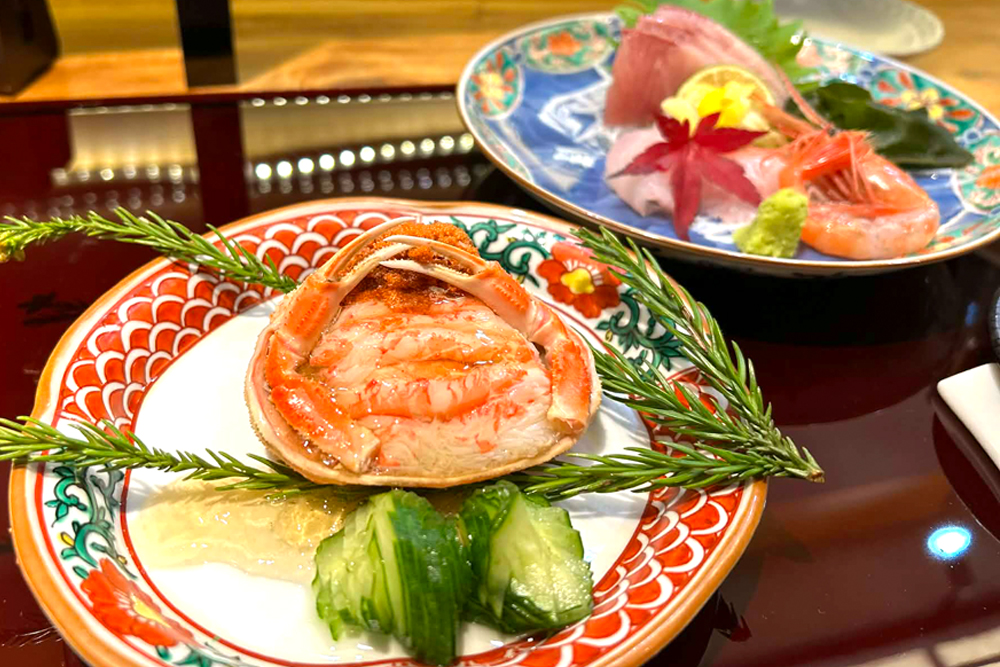 卵の美味しさや食感と共にズワイガニの深い旨味を味わう“香箱蟹”。一人一杯で提供される特別感のある一品だ