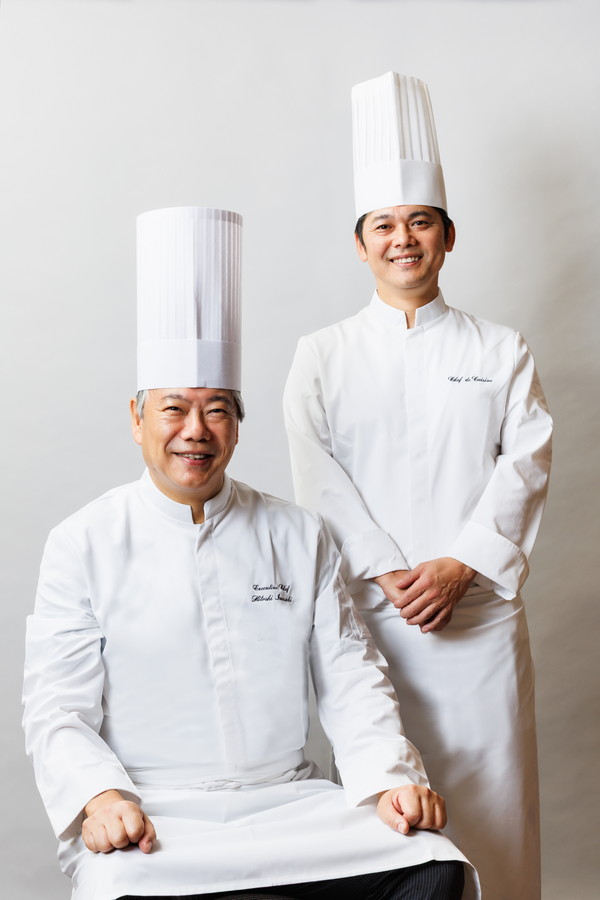 手前より、岩崎総料理長、池内副総料理長