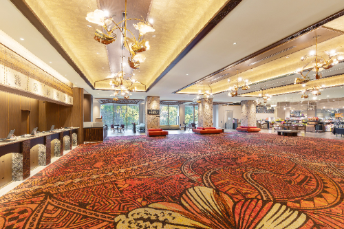 昨年に一新したロビー、全体の改装テーマは「ノスタルジックなハワイと現在のハワイ」