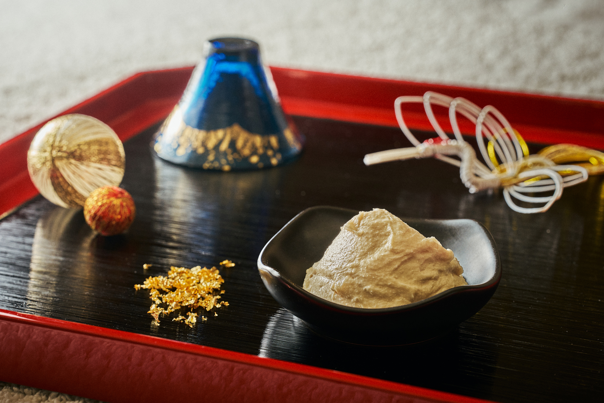 「金箔パック＆発酵酒粕スクラブ  開運トリートメント」施術内容はボディ、フェイシャル、ヘッドと充実のプラン