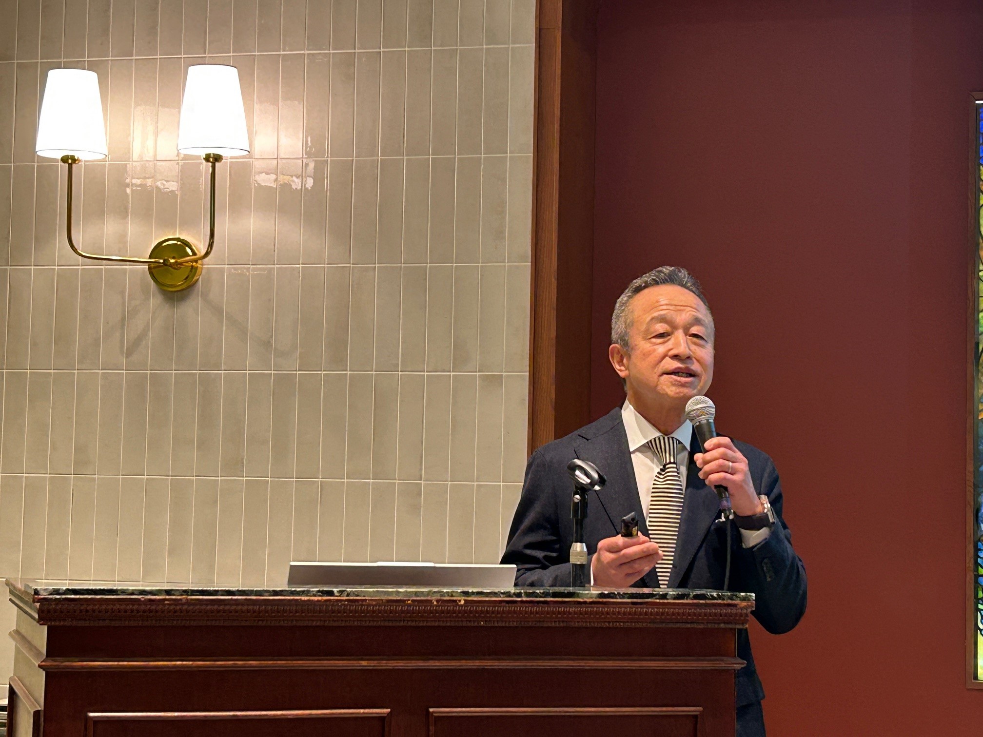 ひらまつ、「中期経営計画2030」2026年度〜28年度の数値目標を上方修正