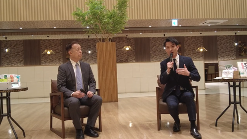 左から株式会社アマタケ 代表取締役社長の甘竹 秀企氏、湯の杜 ホテル志戸平 代表取締役社長の久保田 剛平氏