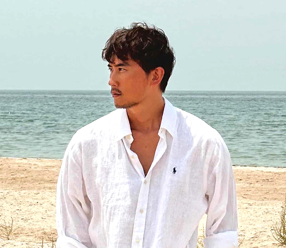 Designer 三浦大地氏。デザイナー、ファッションディレクター、アートディレクター、イラストレーター、プロデューサーとして多方面で活躍。三浦氏が描くファッションアイコン“Josie’s RUNWAY”は、ハイブランドを含むさまざまな企業とのコラボレーションに採用されており、さらにライフスタイルブランド「EARTH AND STOVE」のプロデュースも手がけている